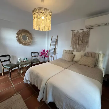 Oda ve Kahvaltı Casa Tragabalas